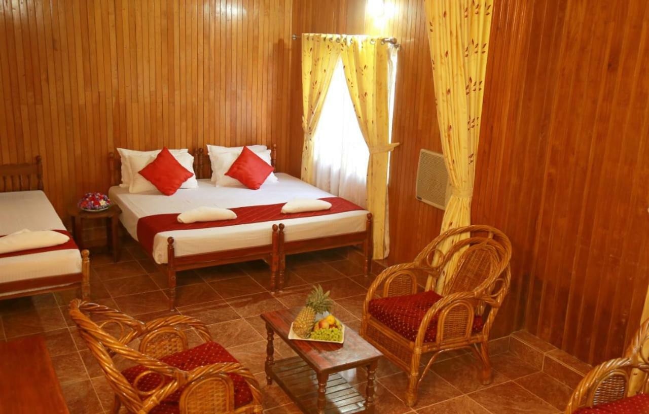 Lake Palace Family Resort Kumarakom Exteriör bild